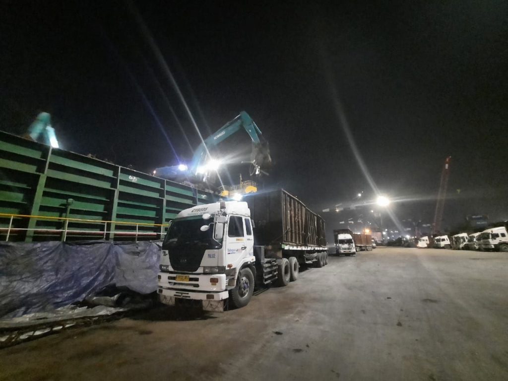 Proses Pemuatan Scraps dalam Layanan Transportasi Darat whatsapp image 2025 07 26 at 19.38.02