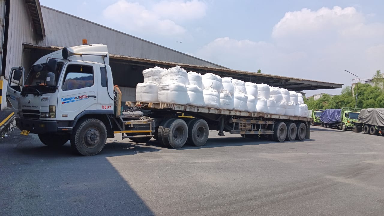 Kegiatan Pengiriman Jumbo Bag: Tiba di Tujuan dan Menunggu Proses Bongkar whatsapp image 2025 10 09 at 10.22.22