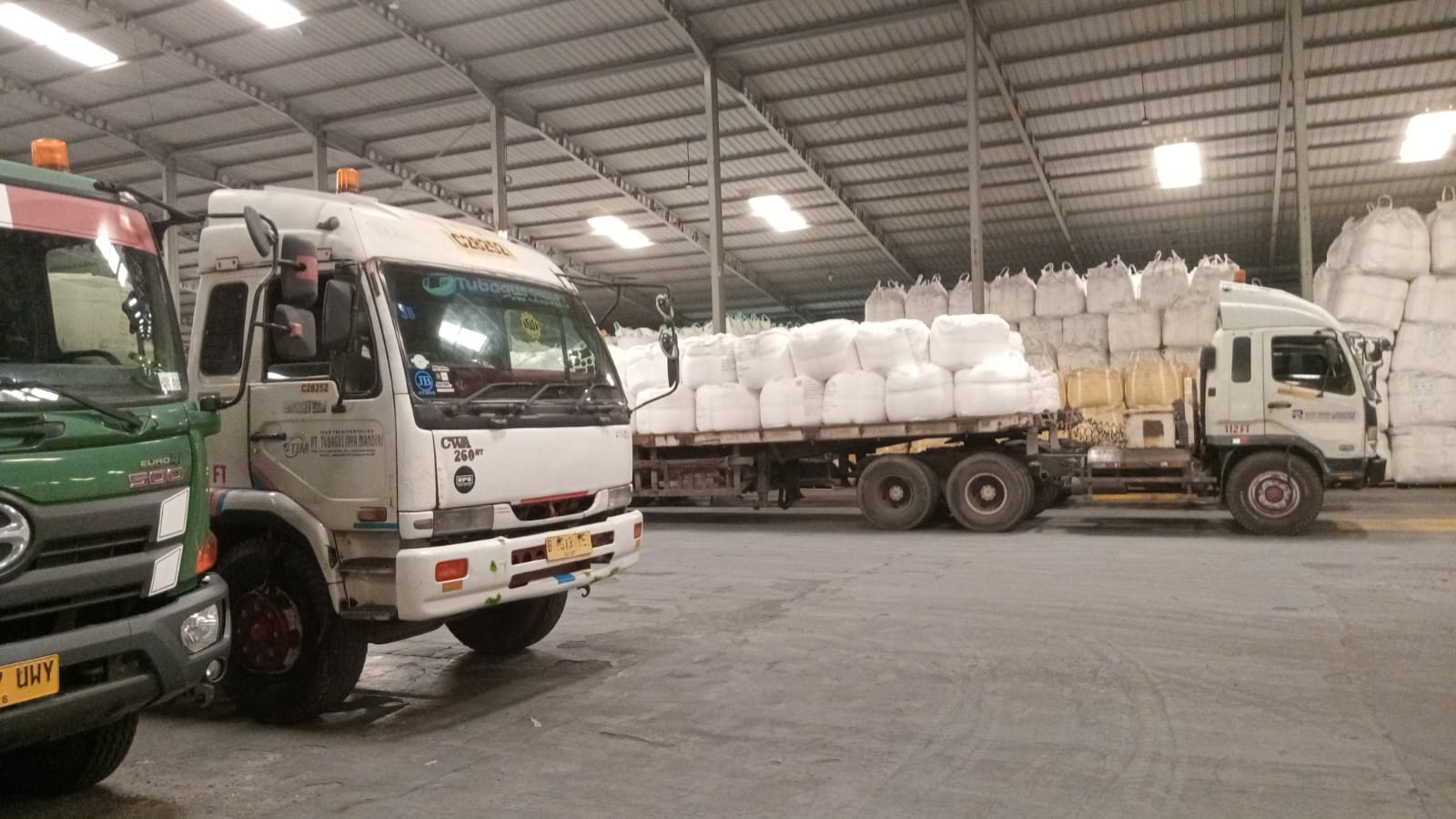 Kegiatan Pengiriman Jumbo Bag: Tiba di Tujuan dan Menunggu Proses Bongkar whatsapp image 2025 10 09 at 10.29.07