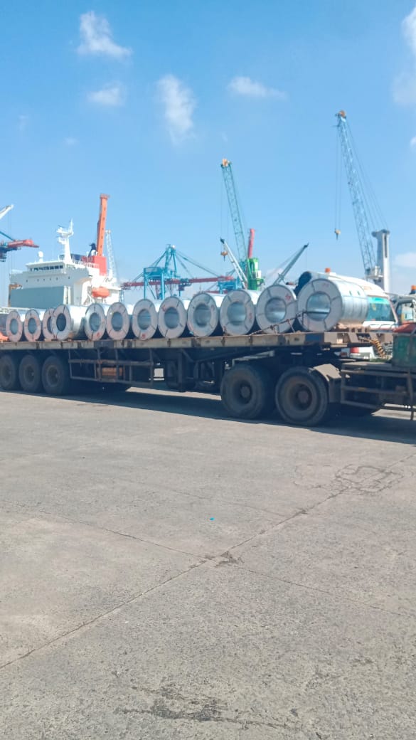 Kegiatan Pengangkutan Steel Coil dari MV. COSMOS di Kade 202 Menuju Balaraja coil mv. cosmos (2)