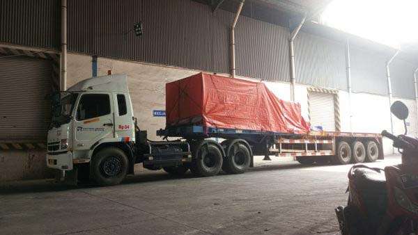 Kegiatan Muat Paletan Gudang MSA Cakung Menuju Tujuan palet