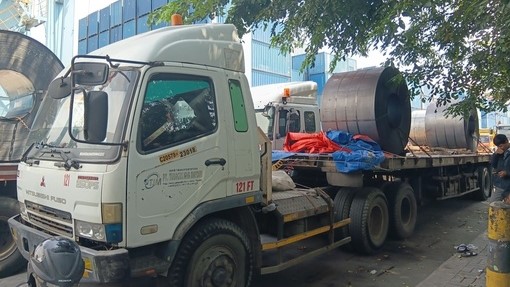 Kegiatan Pemuatan Steel Coil PT. AMNS 20260425 104823