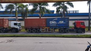 Kegiatan Trucking cont voda (1)